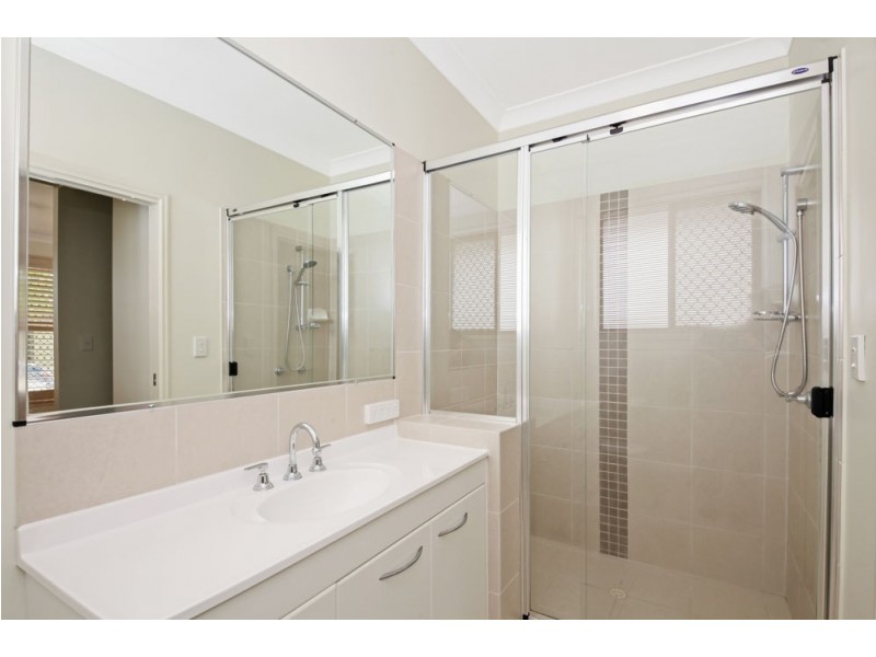 6 Millettia Close, North Lakes QLD 4509