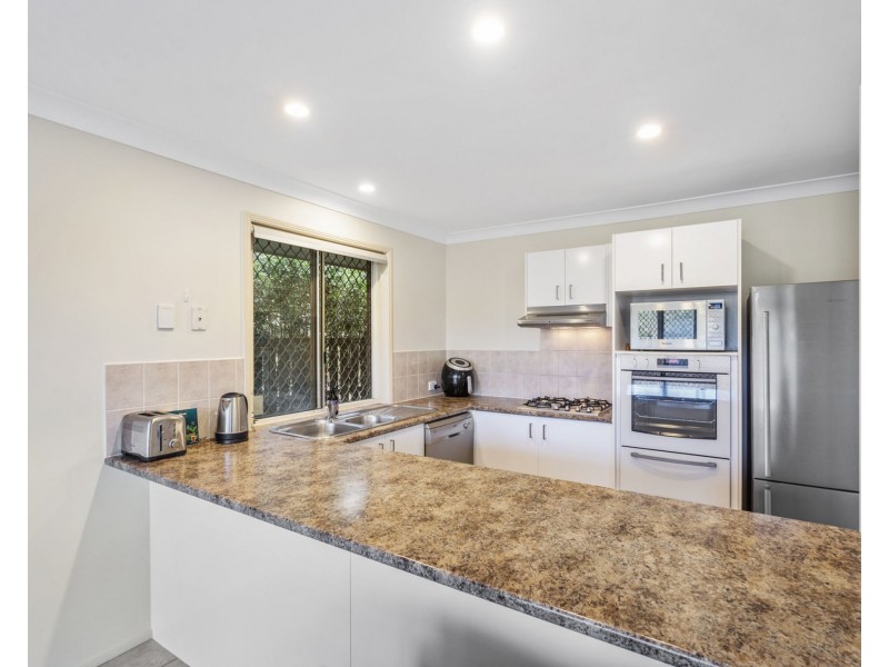 38 Azalea Crescent, Fitzgibbon QLD 4018