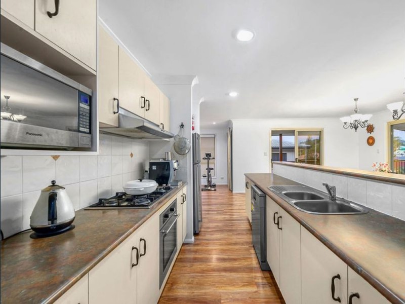 49 Queens Circuit, Geebung QLD 4034