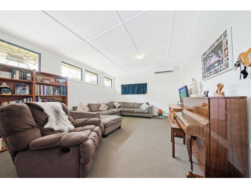 15 Spencer Street, Lawnton QLD 4501