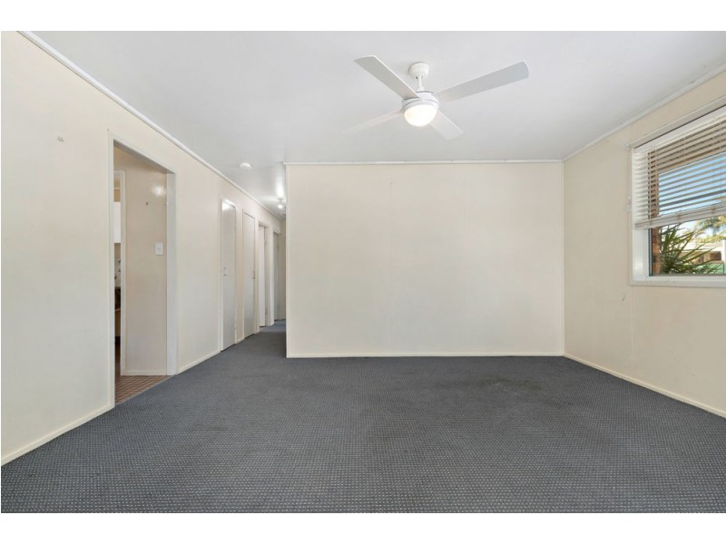 15 Loane Crescent, Lawnton QLD 4501