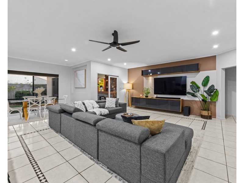 22 Ontario Crescent, Narangba QLD 4504