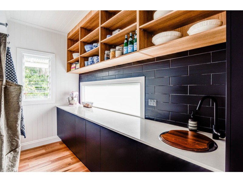 27 Albury Street, Deagon QLD 4017