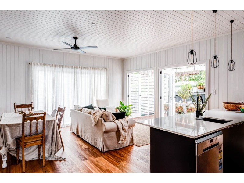 27 Albury Street, Deagon QLD 4017