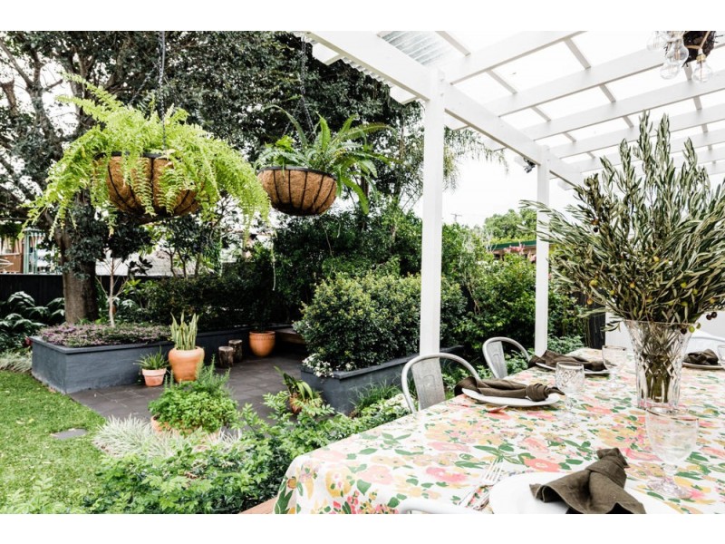 27 Albury Street, Deagon QLD 4017