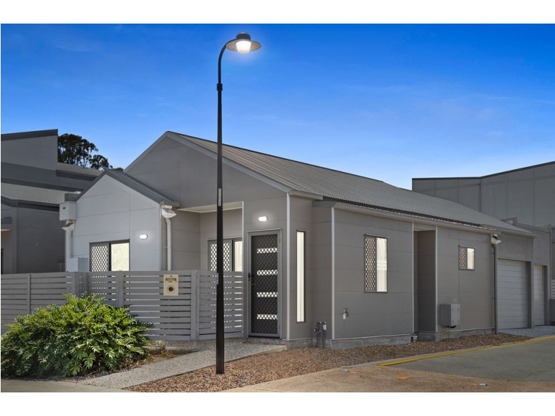 18 Blue Mountains Crescent, Fitzgibbon QLD 4018