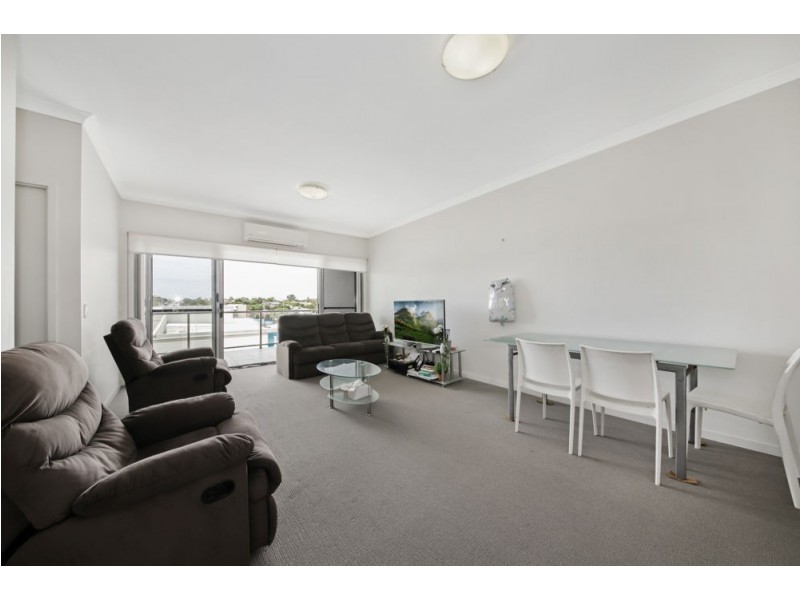 402/15-17 Playfield Street, Chermside QLD 4032