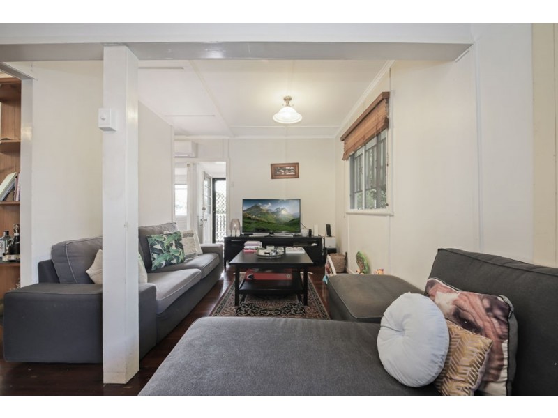 99 Silvan Road, Deagon QLD 4017