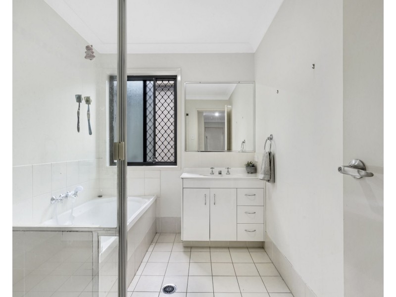 12 Middle Barten Court, Bray Park QLD 4500