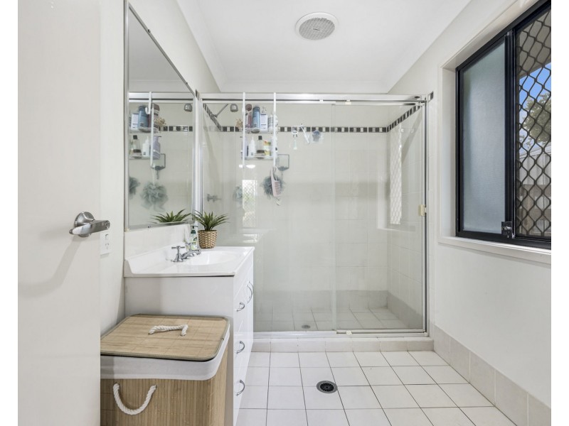 12 Middle Barten Court, Bray Park QLD 4500