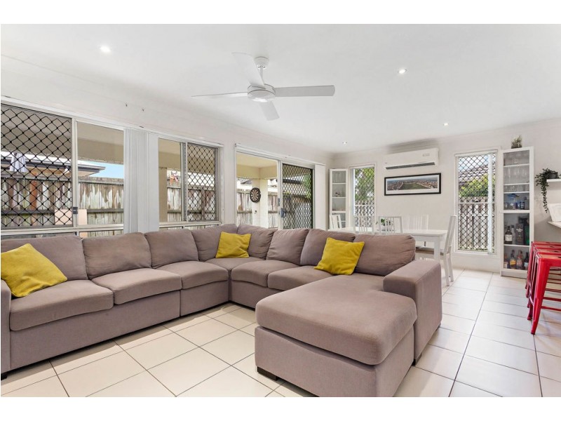 3 Dalkeith Court, Fitzgibbon QLD 4018