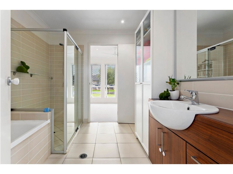 3 Dalkeith Court, Fitzgibbon QLD 4018