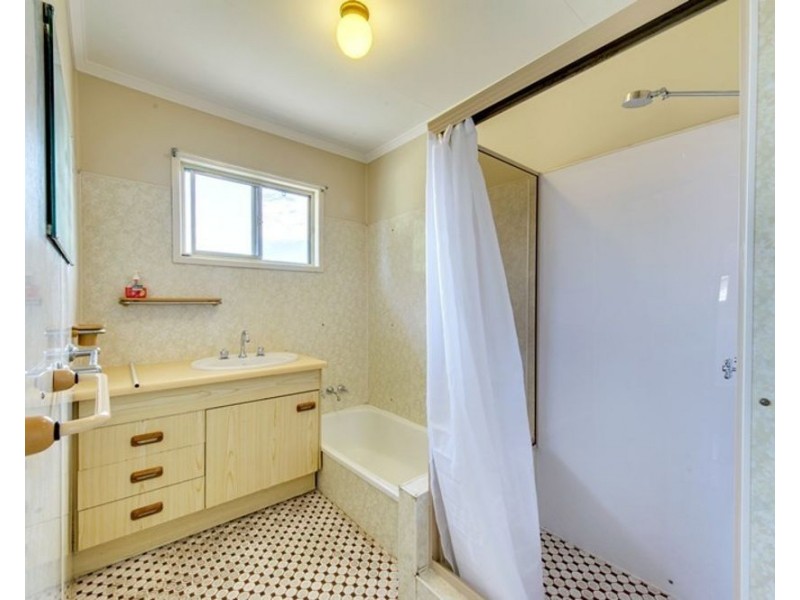 4 Tennyson Street, Strathpine QLD 4500