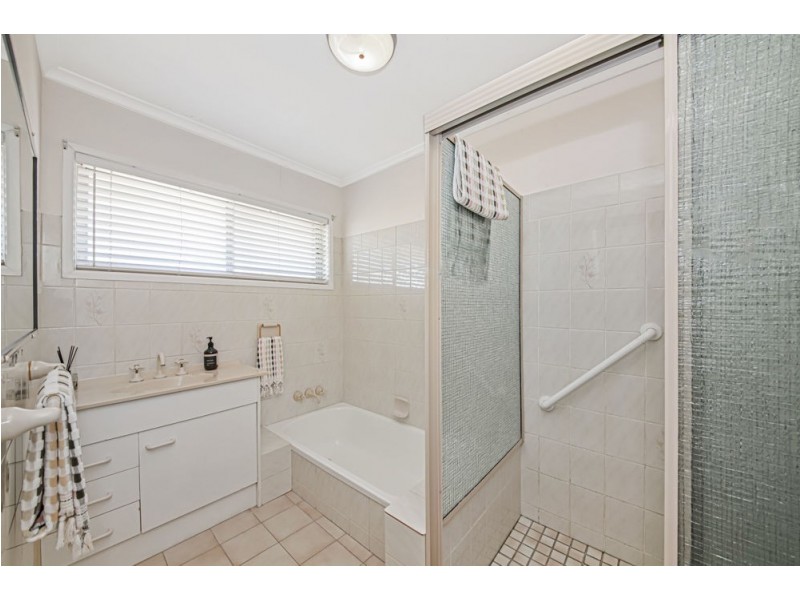 4 Frontignac Street, Carseldine QLD 4034