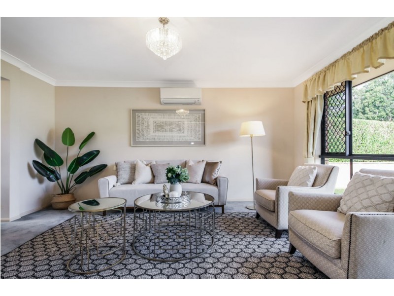 10 Redford Crescent, Mcdowall QLD 4053