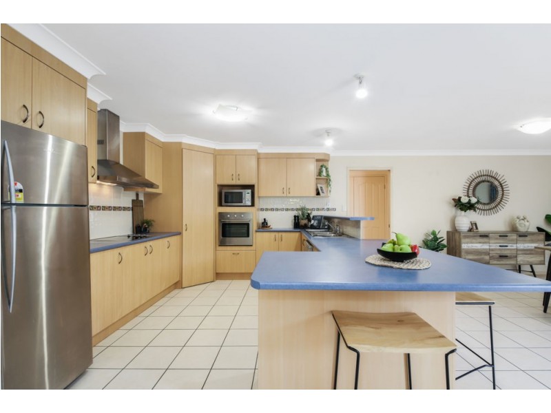 10 Redford Crescent, Mcdowall QLD 4053