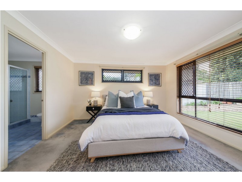 10 Redford Crescent, Mcdowall QLD 4053