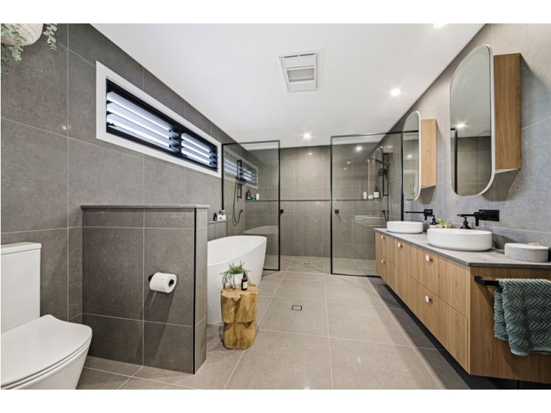 30 Peter Campbell Drive, Albany Creek QLD 4035