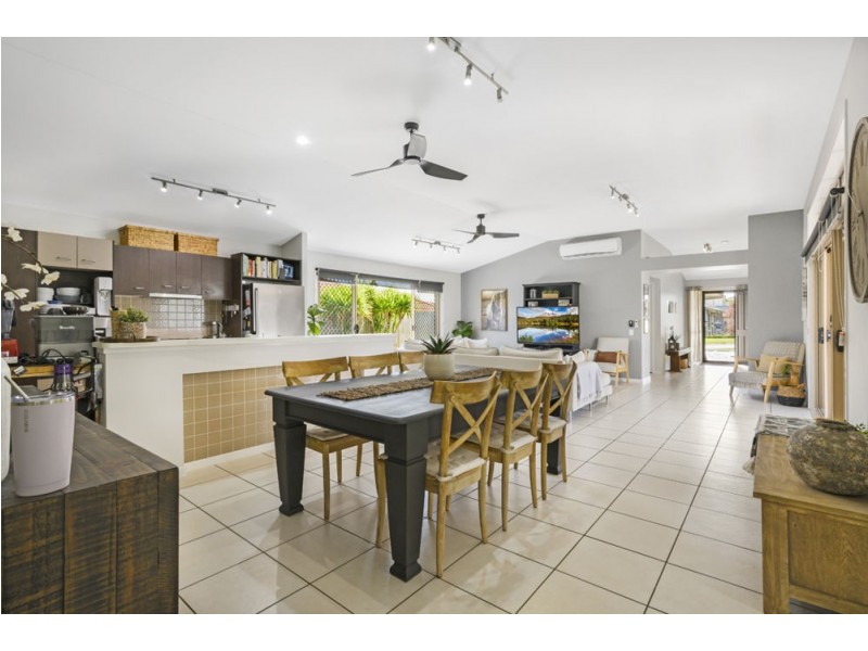 1 Beechwood Place, Warner QLD 4500