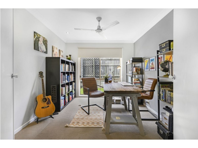 1 Beechwood Place, Warner QLD 4500