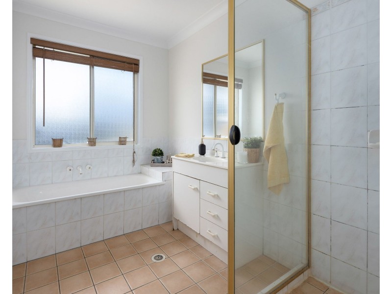 9 Orinda Court, Cashmere QLD 4500