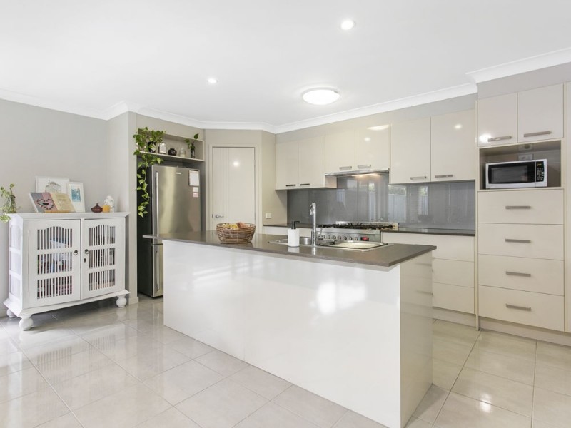 16 Booyong Place, Bridgeman Downs QLD 4035