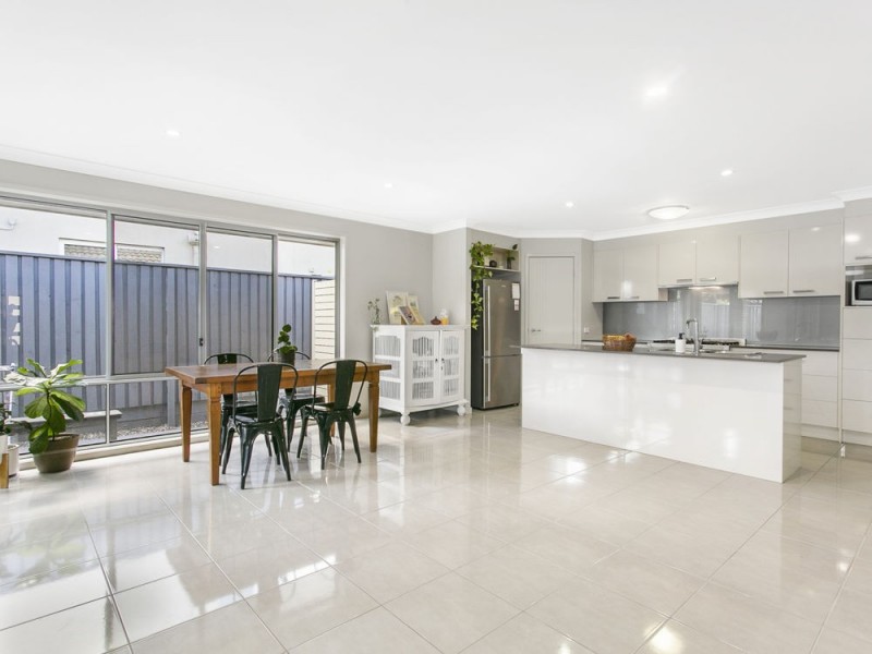 16 Booyong Place, Bridgeman Downs QLD 4035