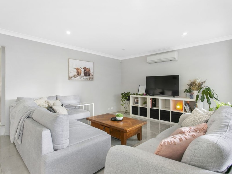 16 Booyong Place, Bridgeman Downs QLD 4035