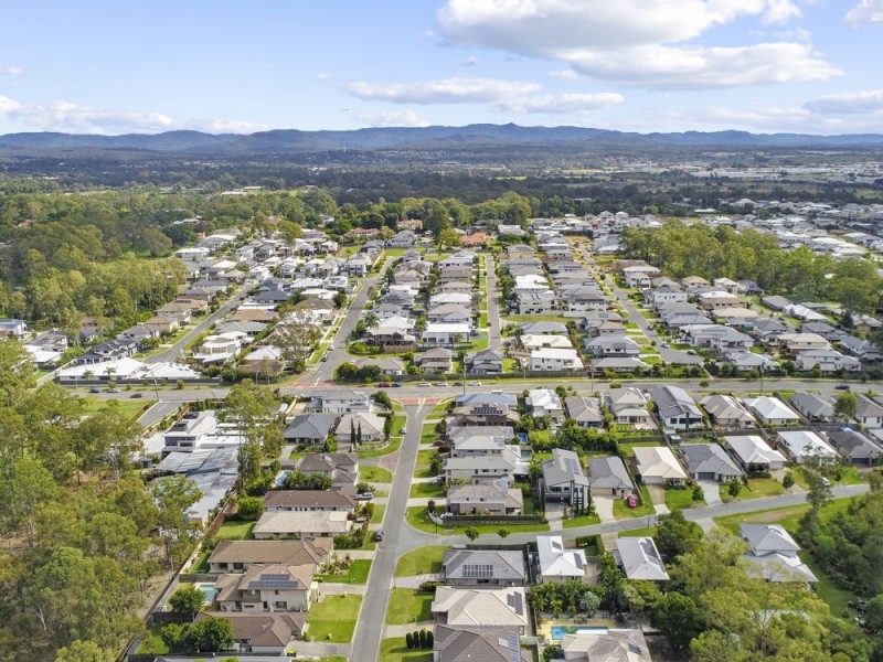 16 Booyong Place, Bridgeman Downs QLD 4035