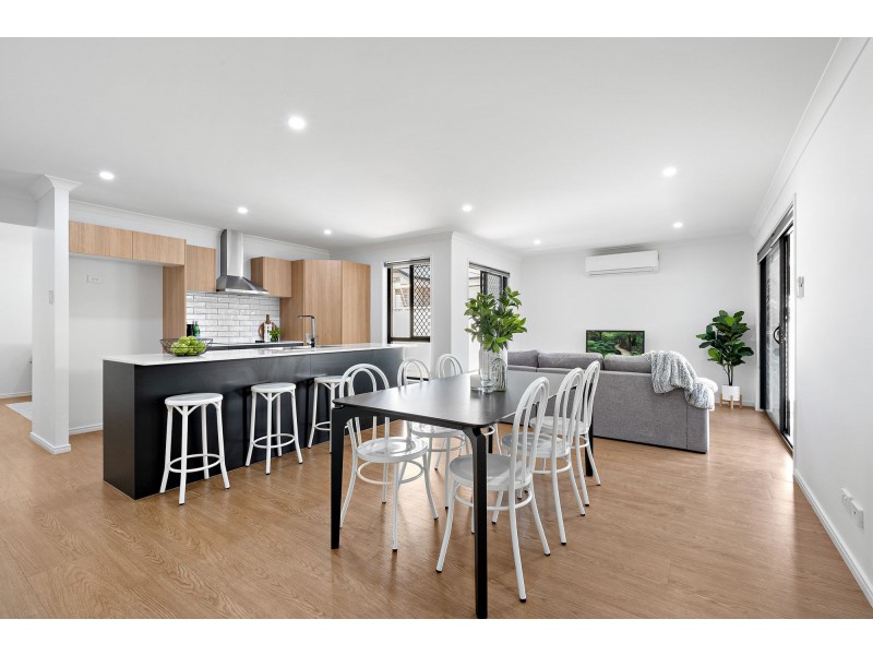 1 & 2/122a Quinlan Street, Bracken Ridge QLD 4017