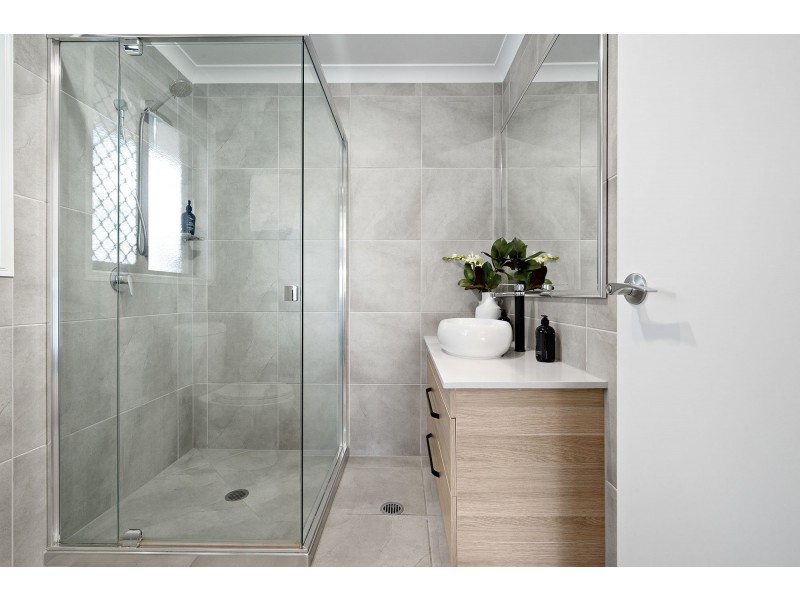 1 & 2/122a Quinlan Street, Bracken Ridge QLD 4017