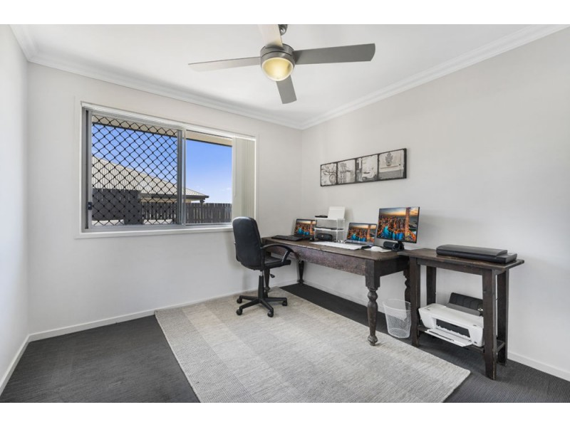 60 Moor Circuit, Warner QLD 4500