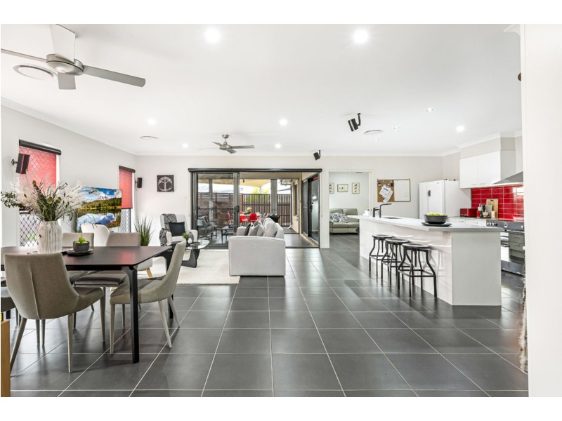 14 Cootharaba Crescent, Warner QLD 4500