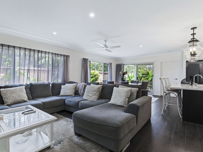 2 Lincoln Crescent, Upper Kedron QLD 4055