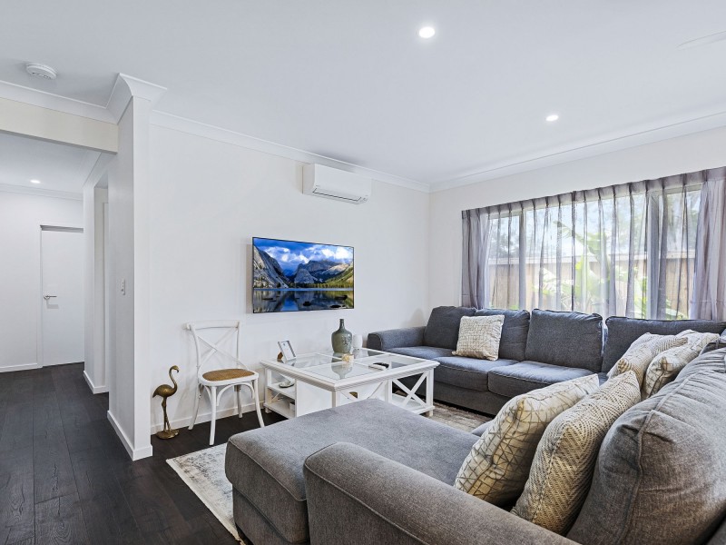 2 Lincoln Crescent, Upper Kedron QLD 4055