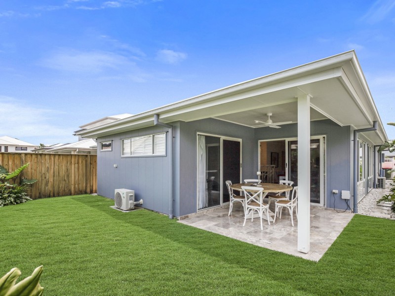 2 Lincoln Crescent, Upper Kedron QLD 4055