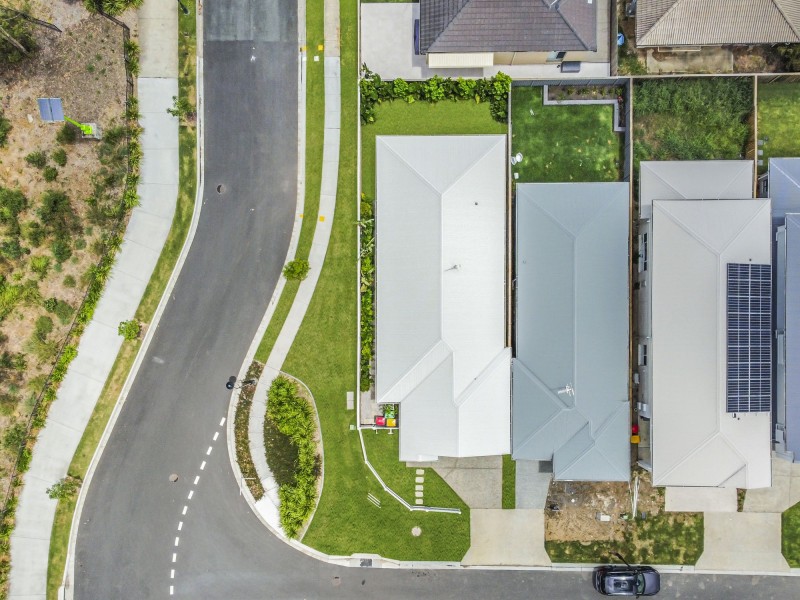 2 Lincoln Crescent, Upper Kedron QLD 4055