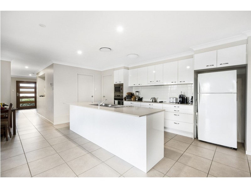 37 Cooloola Circuit, Warner QLD 4500