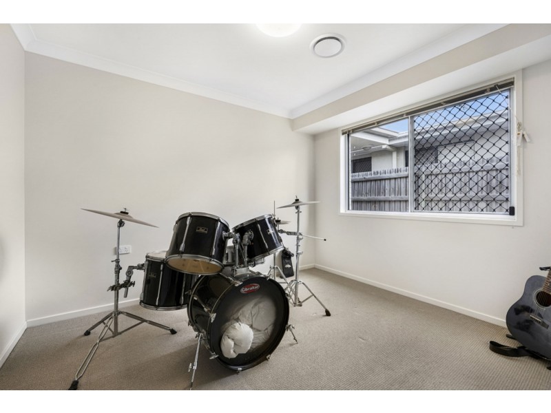 37 Cooloola Circuit, Warner QLD 4500