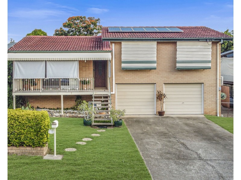 17 Cuthbert Street, Albany Creek QLD 4035