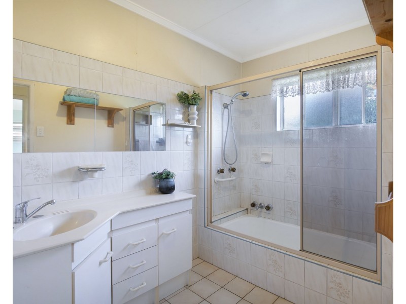 17 Cuthbert Street, Albany Creek QLD 4035