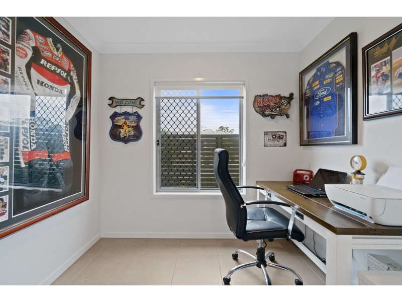 17 Gilvear Crescent, Strathpine QLD 4500