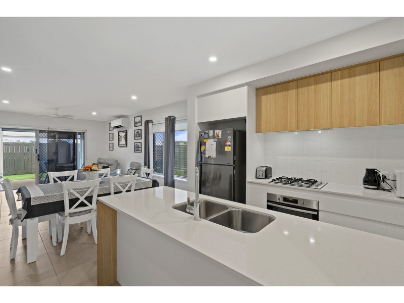 17 Gilvear Crescent, Strathpine QLD 4500