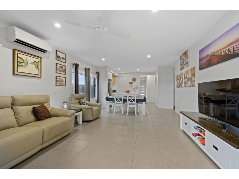 17 Gilvear Crescent, Strathpine QLD 4500