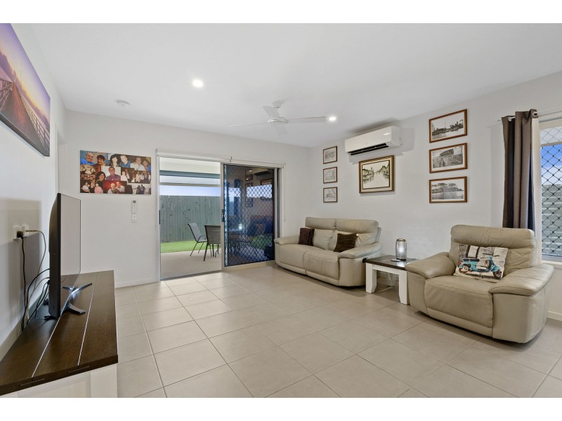 17 Gilvear Crescent, Strathpine QLD 4500