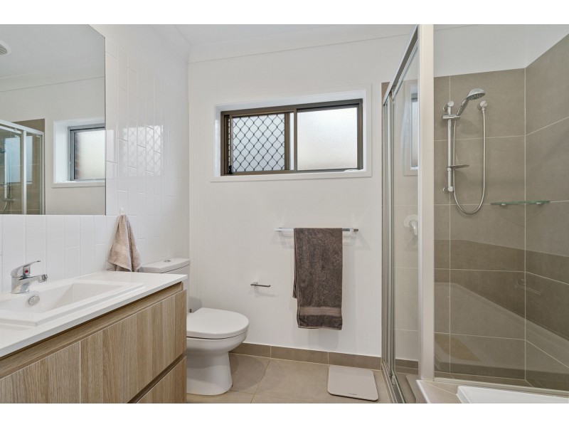 17 Gilvear Crescent, Strathpine QLD 4500