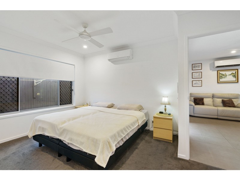 17 Gilvear Crescent, Strathpine QLD 4500