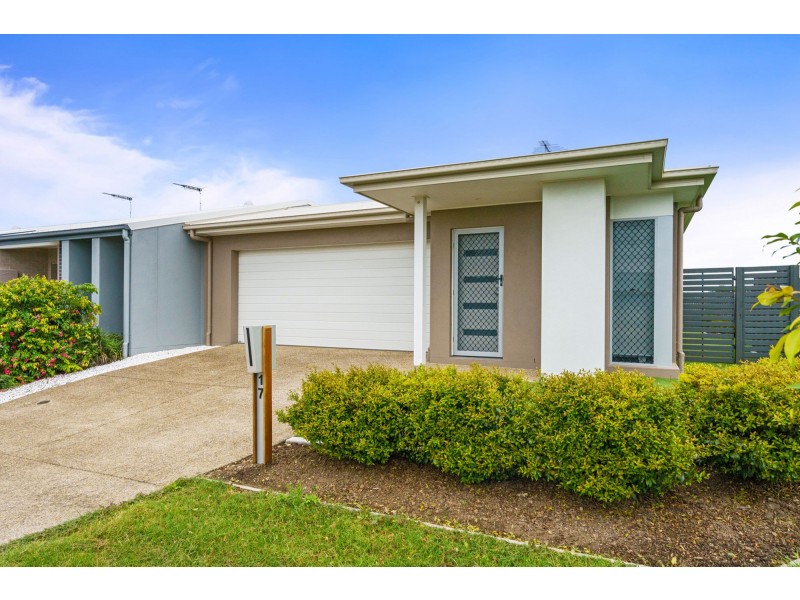 17 Gilvear Crescent, Strathpine QLD 4500