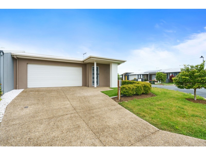 17 Gilvear Crescent, Strathpine QLD 4500