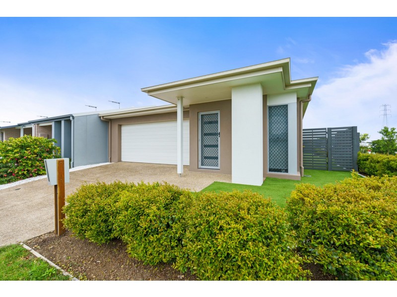 17 Gilvear Crescent, Strathpine QLD 4500